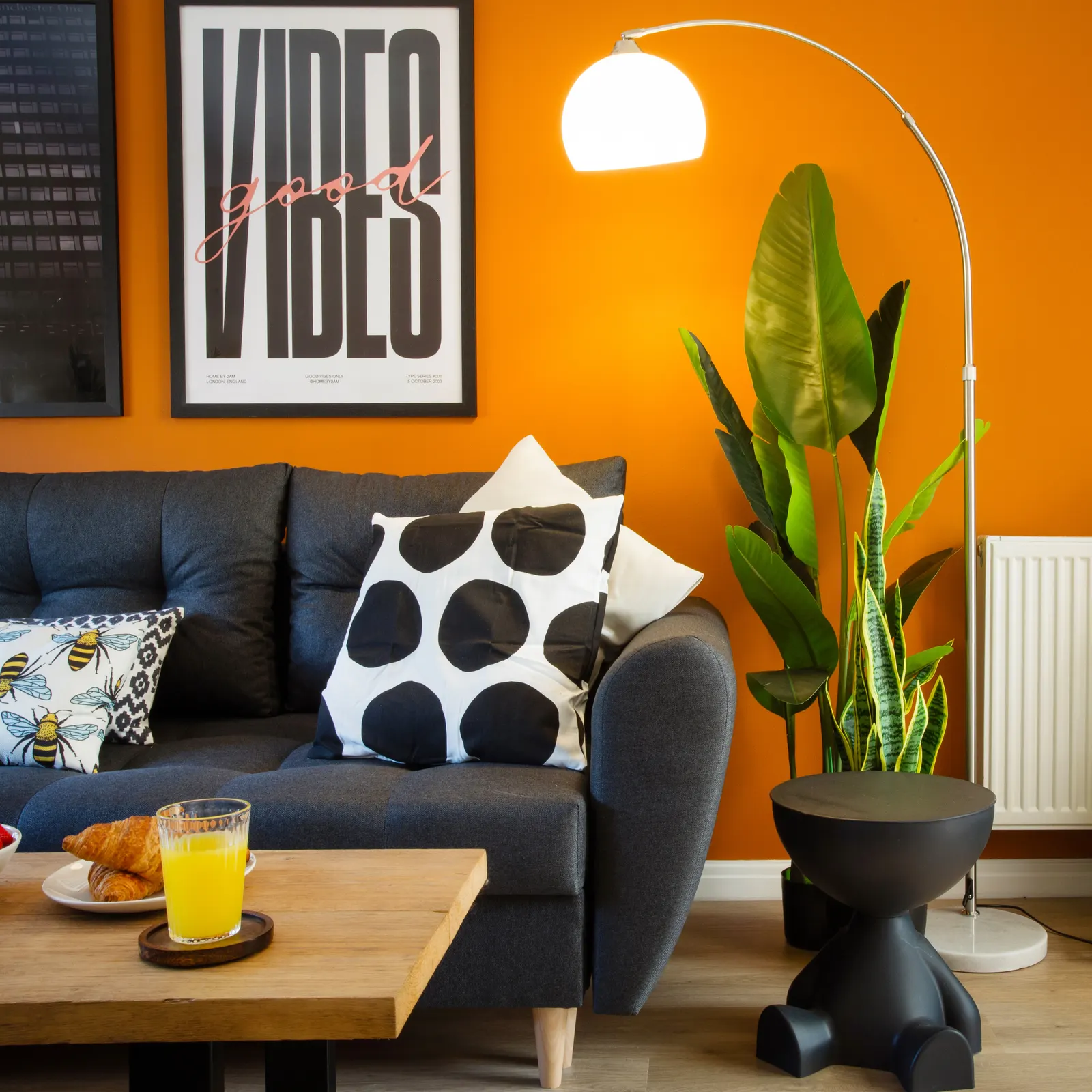 Manchester serviced apartment, warm designed interior
