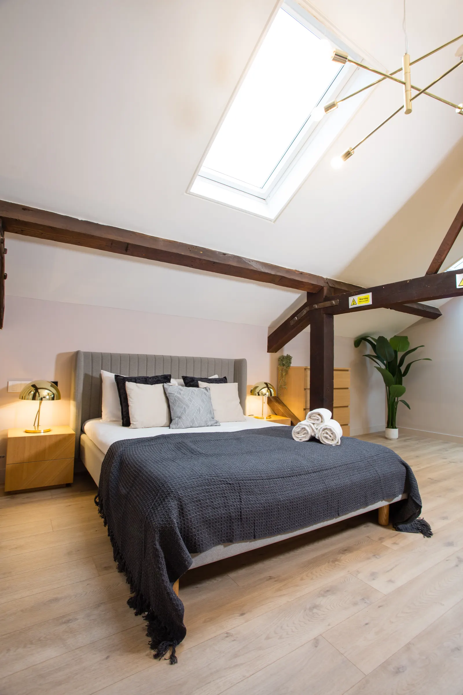 Manchester serviced apartment, loft bedroom